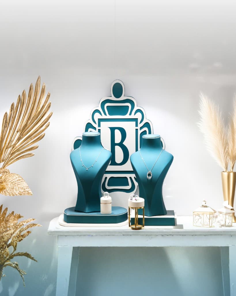 Bazelt jewellery display